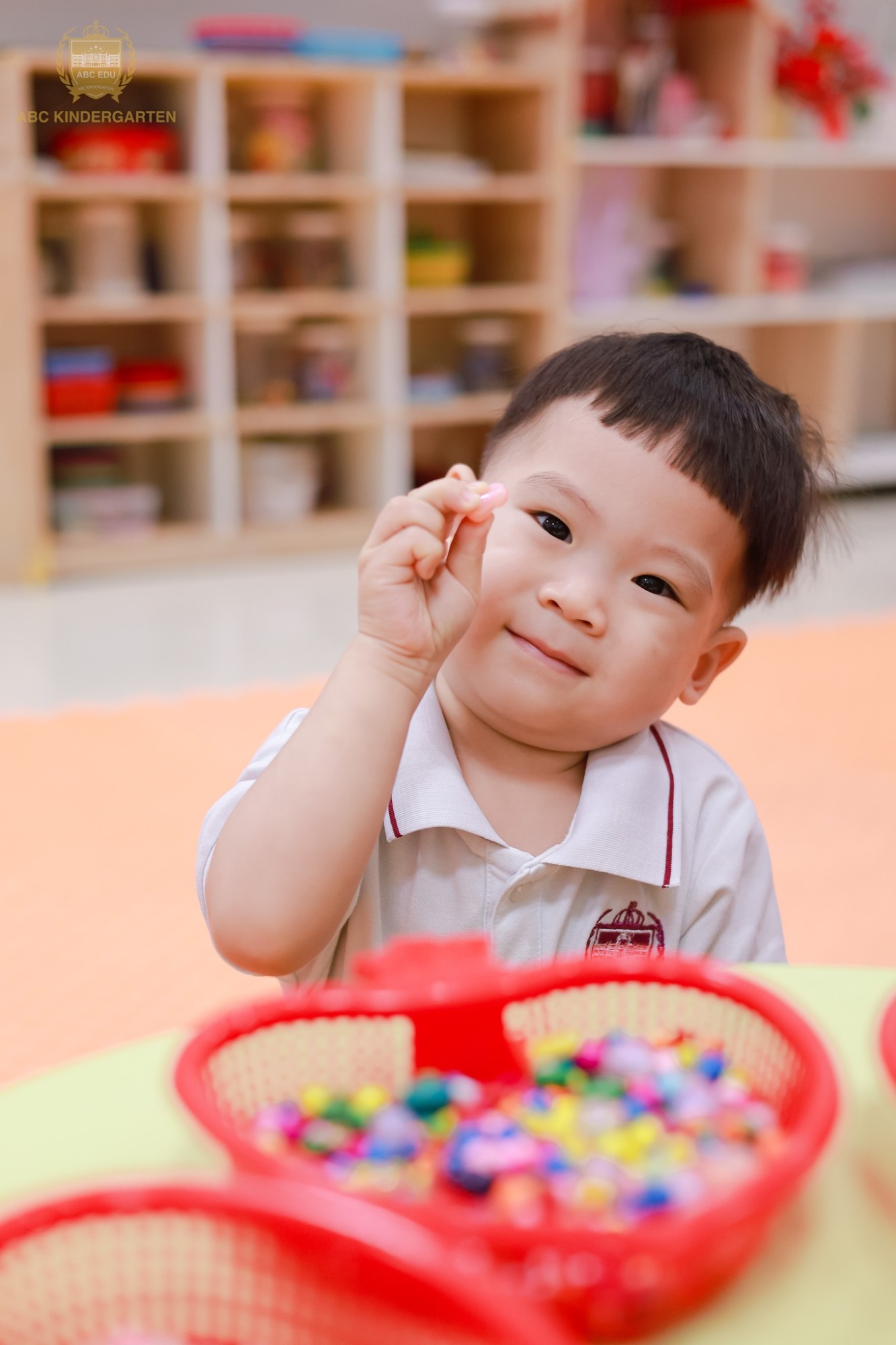 Bé Sáng Tạo Vòng Tay Handmade: Phát Triển Sự Tỉ Mỉ Và Tình Yêu Nghệ Thuật Thủ Công
