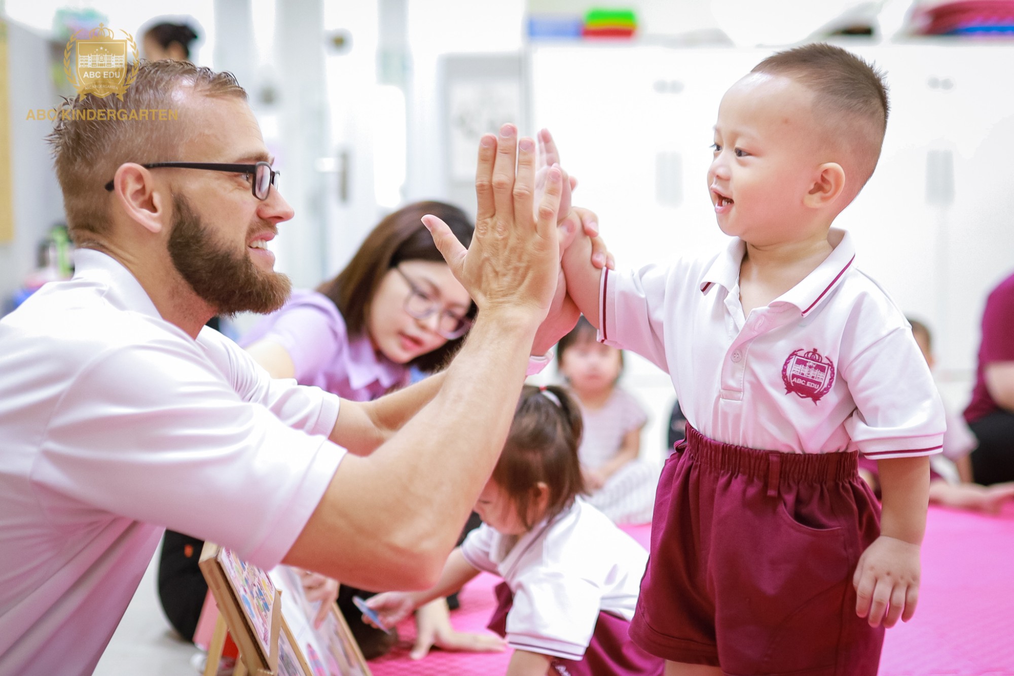 Khám phá Chiếc Hộp Bí Ẩn: Trải nghiệm học mà chơi tại Trường Mầm non Á Châu