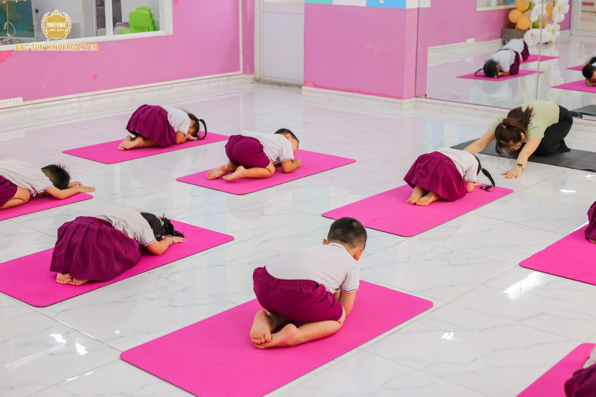 Giờ Học Yoga Cho Bé – Cân Bằng Thân – Tâm – Trí Từ Sớm