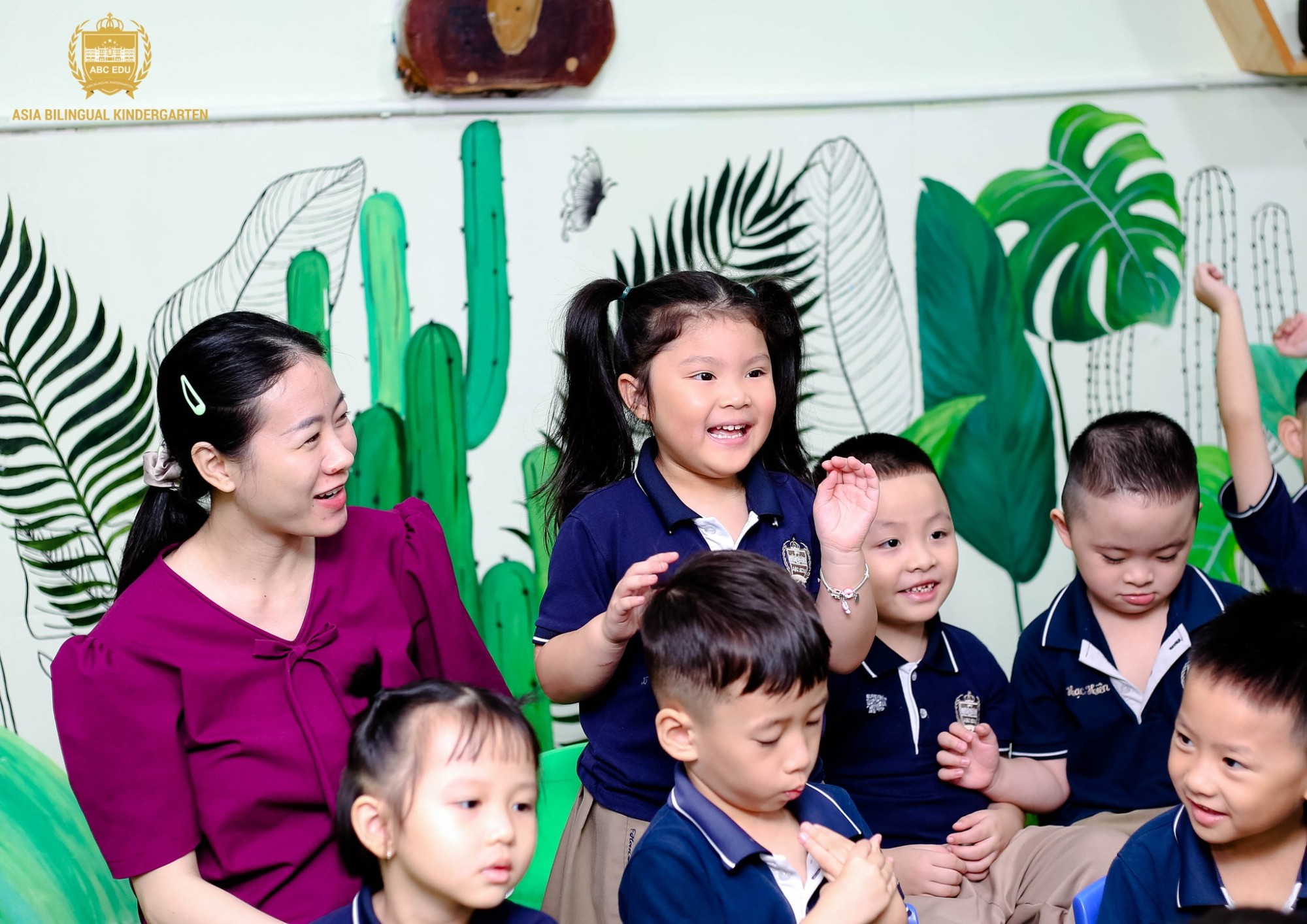 Kỹ năng thoát hiểm trên ô tô: Bài học "An toàn giao thông" ý nghĩa tại Trường Mầm non Song ngữ Á Châu