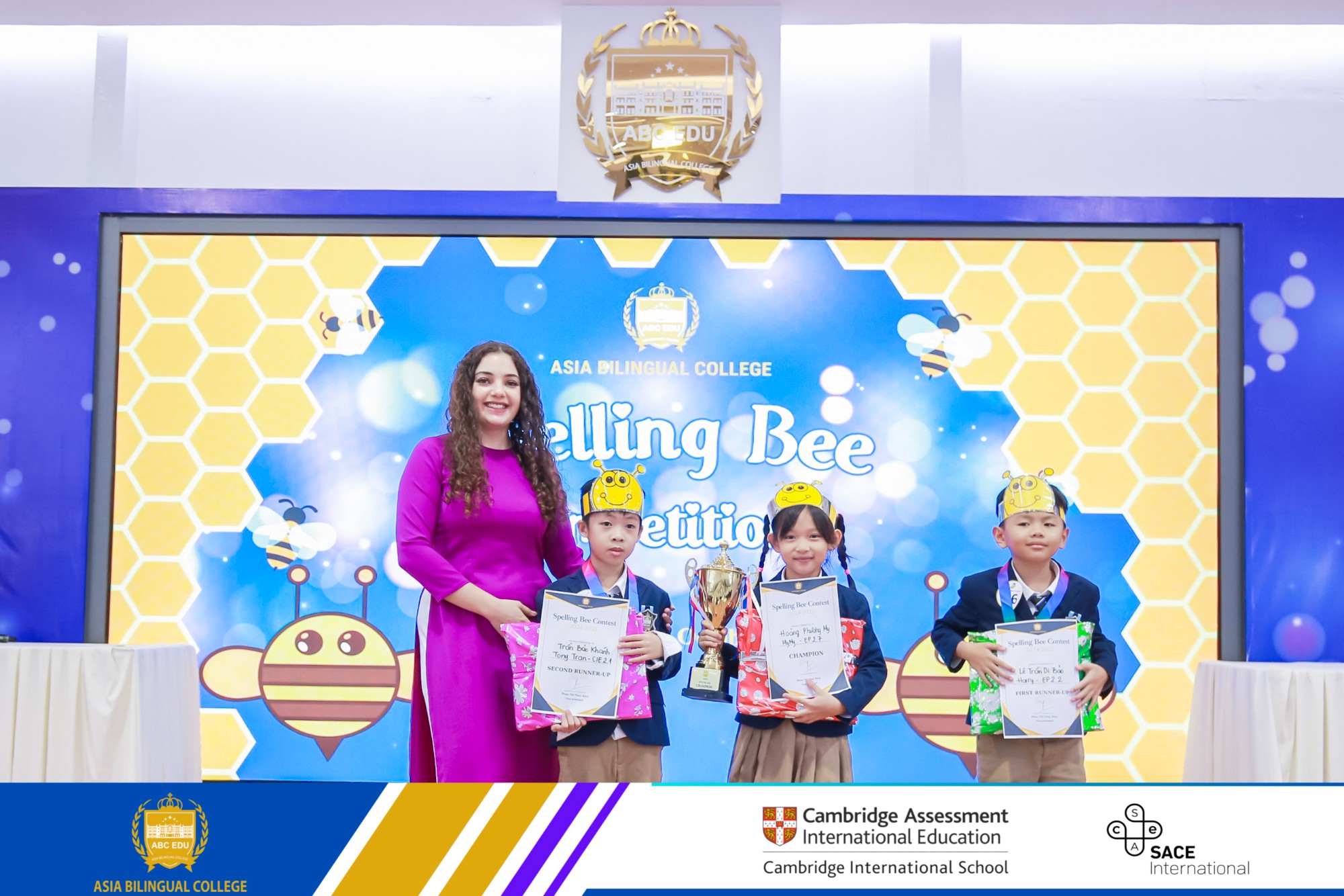 Chung kết cuộc thi đánh vần "Spelling Bee Contest" khối 2