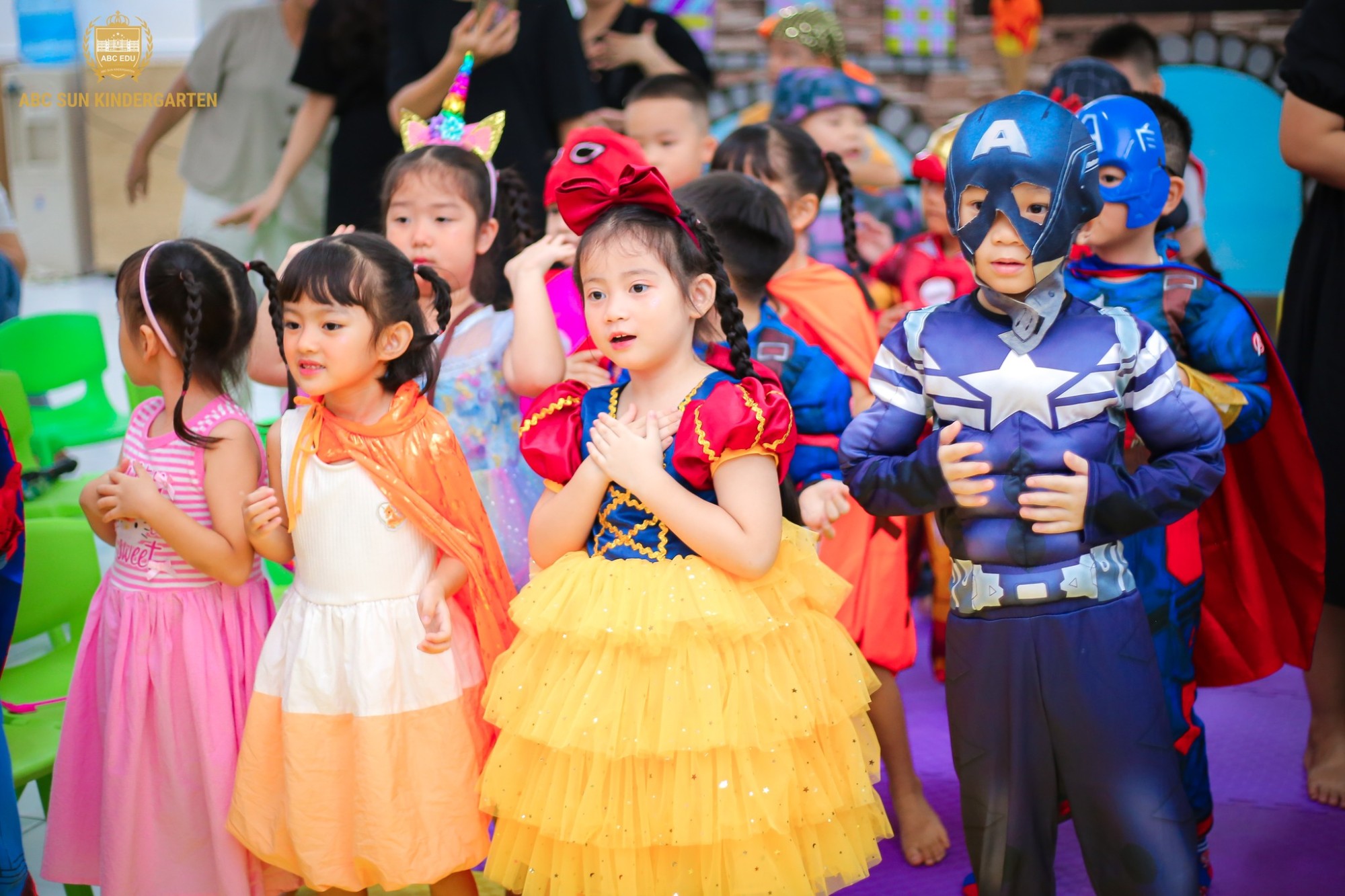 Rộn Ràng Sắc Màu Halloween: Lễ Hội Hóa Trang Đầy Thú Vị Tại Mầm non Mặt Trời Á Châu