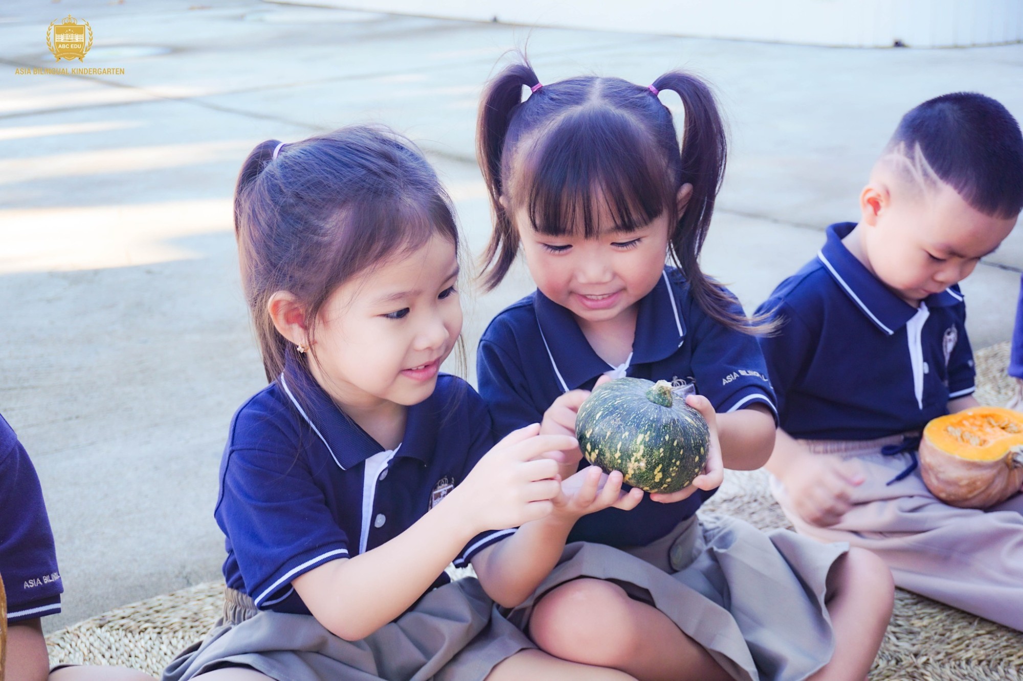 BÉ BÍ NGÔ – NGƯỜI BẠN SIÊU VUI TRONG DỰ ÁN MÙA THU TẠI TRƯỜNG MẦM NON Á CHÂU LONG THÀNH