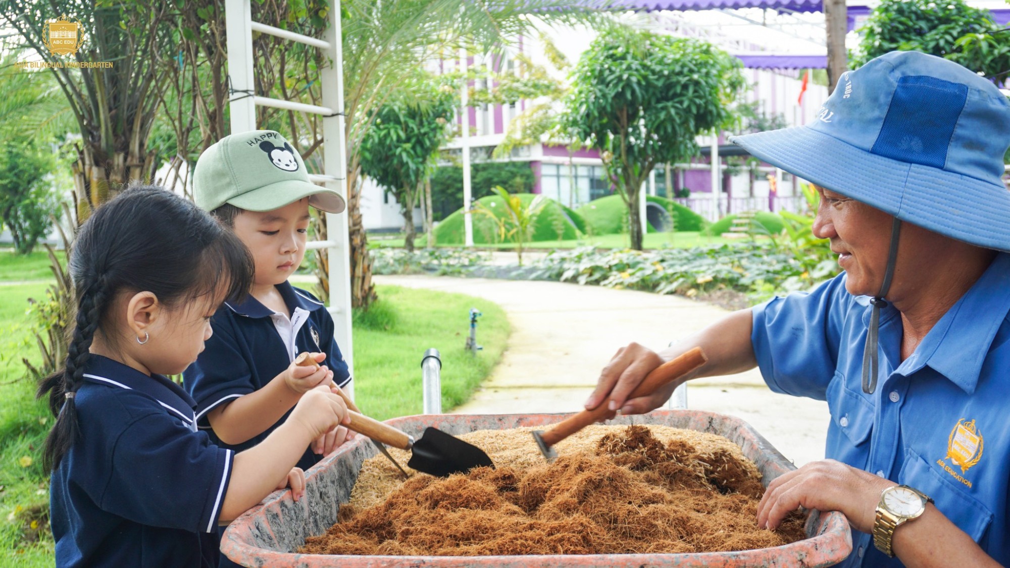 GIEO MẦM SỨC KHỎE CÙNG CÁC “NÔNG DÂN NHÍ” TRƯỜNG MẦM NON Á CHÂU LONG THÀNH