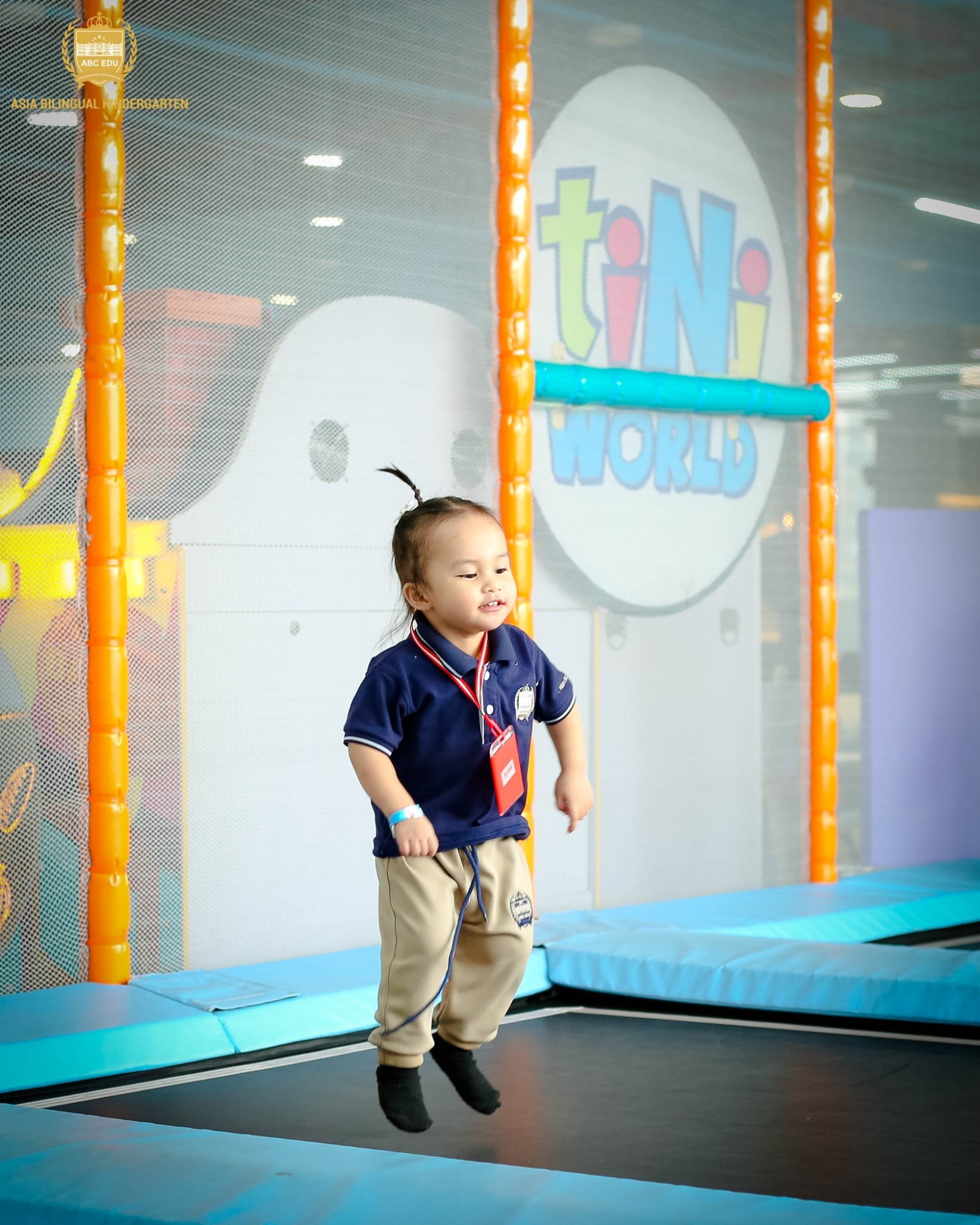 Hành Trình Khám Phá tiNiWorld: Thế Giới Diệu Kỳ Của Bé Khối Monkey & Bee